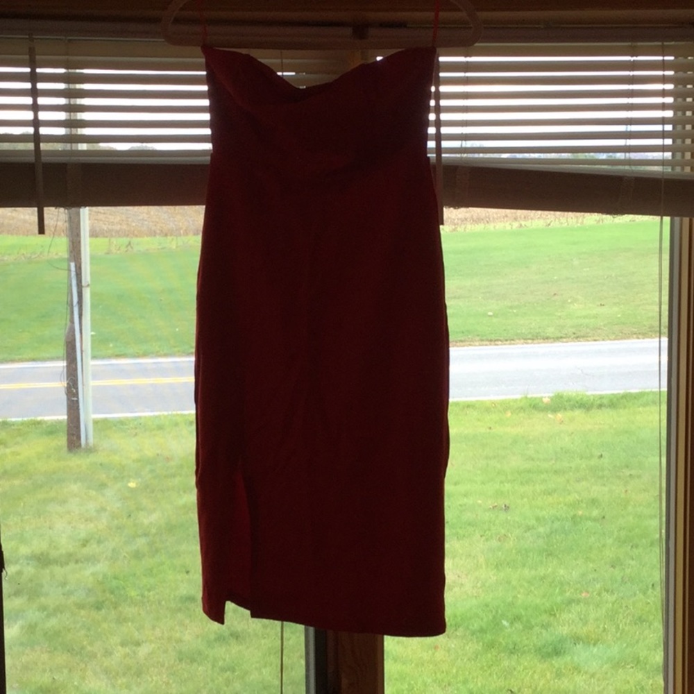 Red Dress - Picture 3 of 4